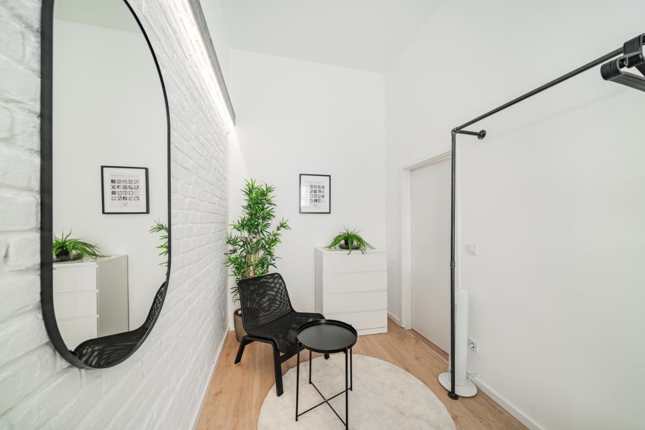 Chic Central City Rooms By Home2 Vienna Exterior photo