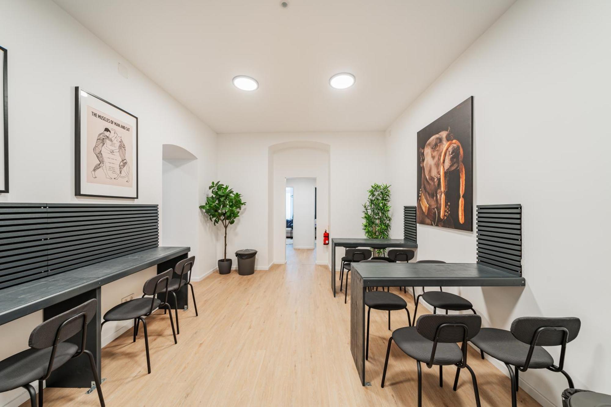 Chic Central City Rooms By Home2 Vienna Exterior photo