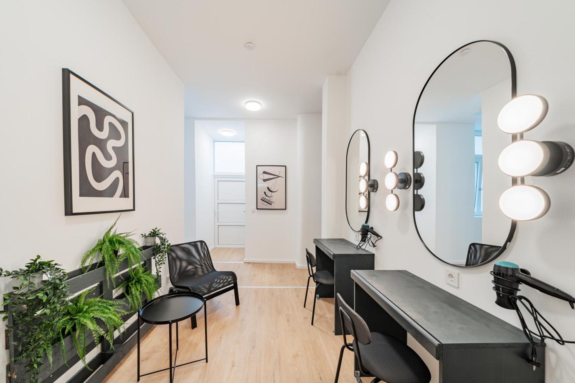 Chic Central City Rooms By Home2 Vienna Exterior photo