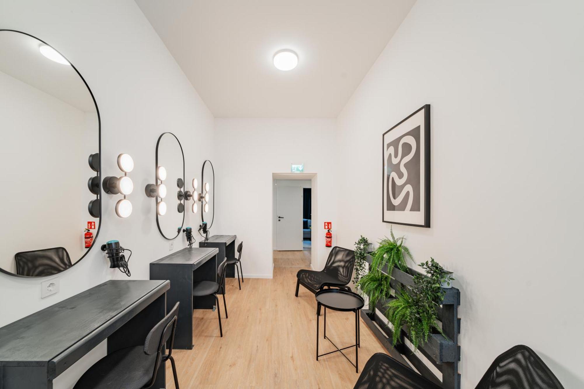 Chic Central City Rooms By Home2 Vienna Exterior photo
